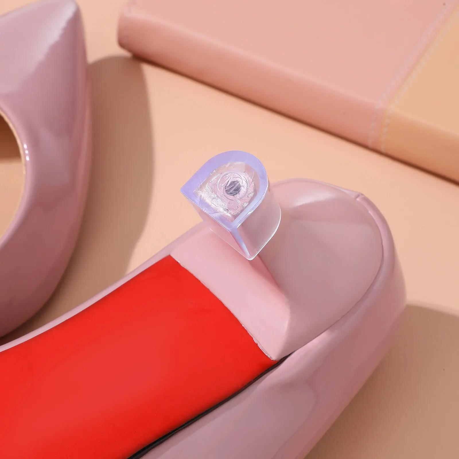 

Heel Protectors Shoe Heel Covers PVC Protective Savers Women Reusable Prevent Sinking Mud Cracks Grates Avoid Stumbling