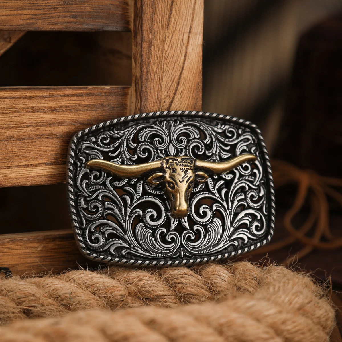 A Western-Style Metal Belt Buckle, A Unique and Retro Belt Buckle