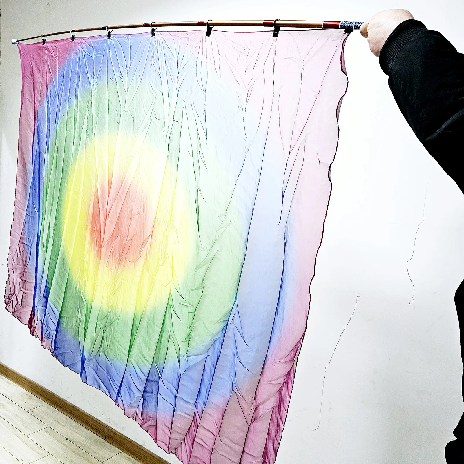 どこからともなく現れたマジックフラッグ ステージマジックショー ステージマジックコメディオープニング プロマジシャンのためのマジックショー