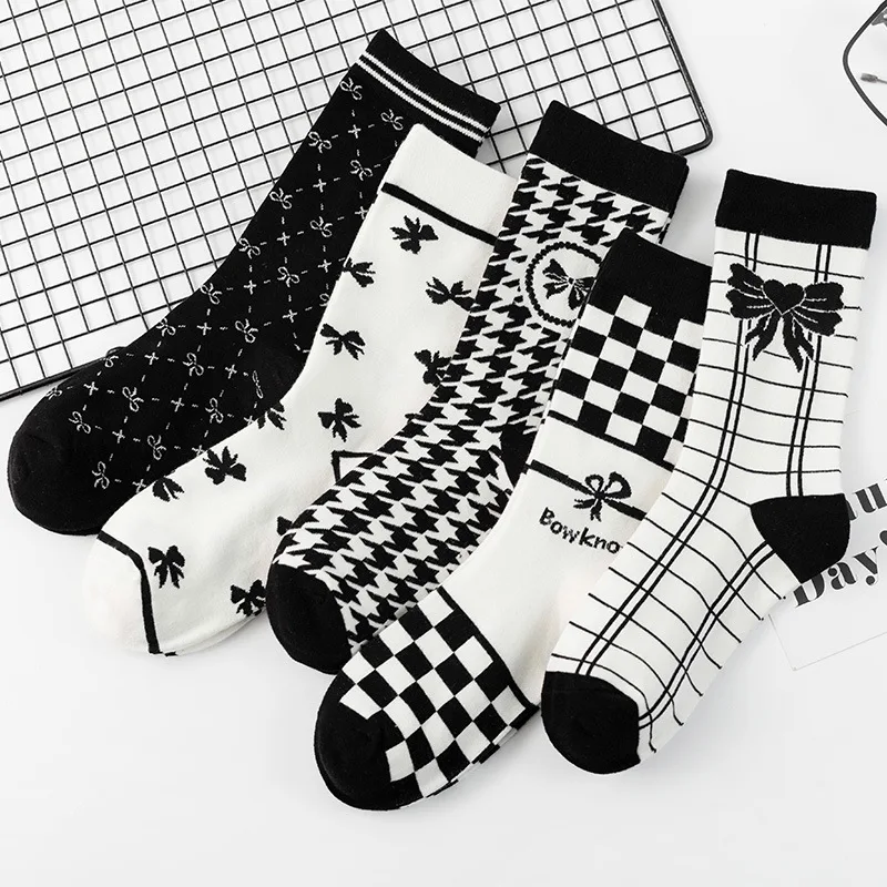 

Black and White Strawberry Socks Women's Autumn Winter Korean Socks Long Tube Cotton Socks All-match Student Mid-tube Socks Gift