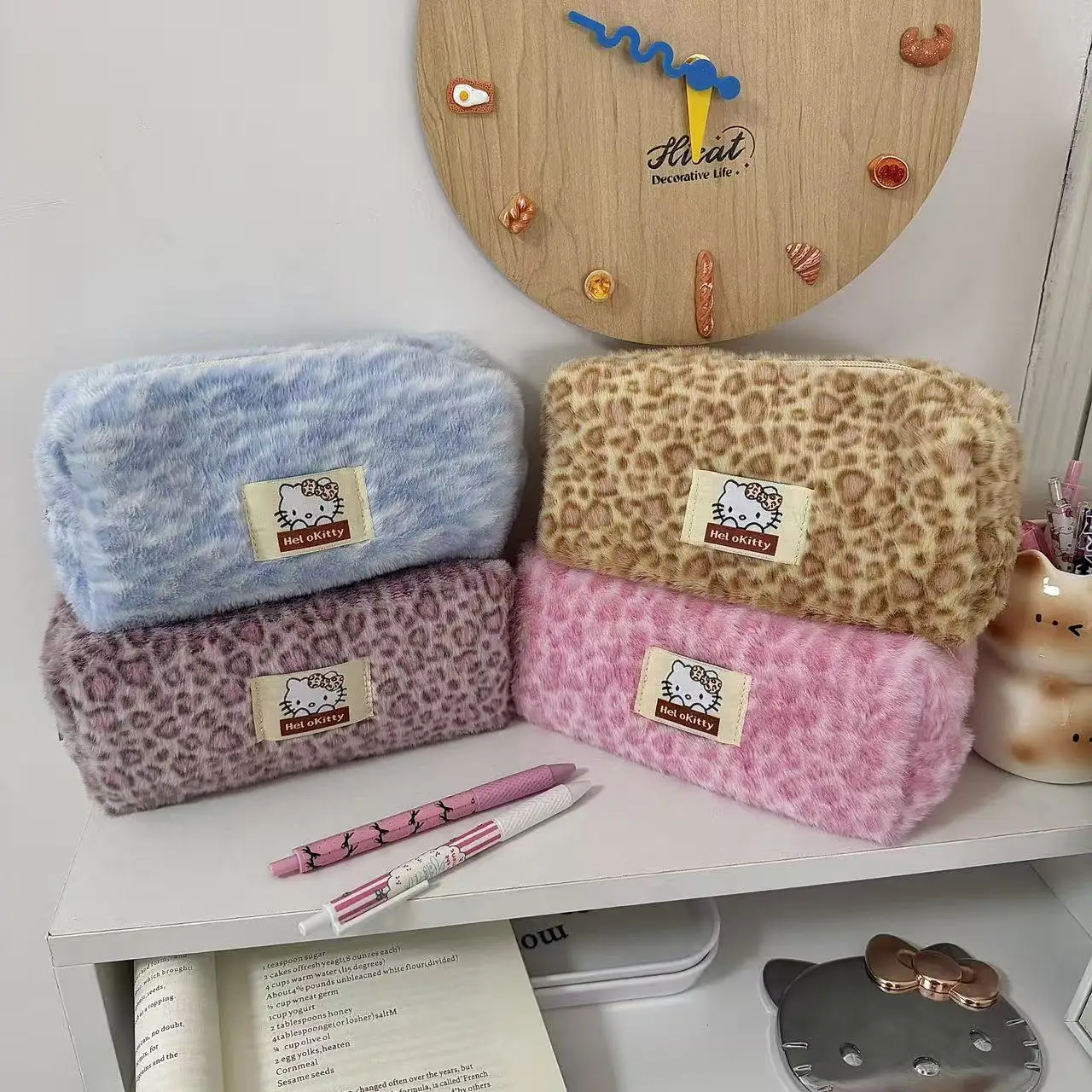 

Sanrio Hello Kitty Leopard Pattern Pen Bag Cute Japanese Plush High Beauty Large Capacity Storage Bag Holiday Gift