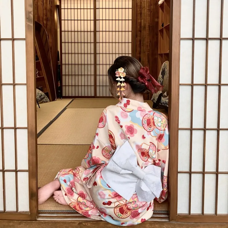 

Формальный кимоно-халат для женщин: традиционный японский костюм для фотосессий, образ богини, в японском стиле