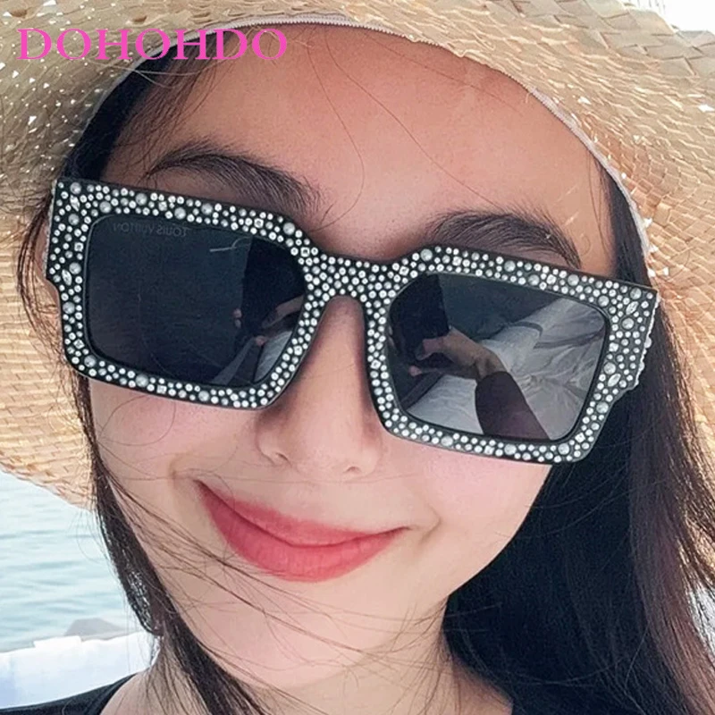 

2025 Fashion Luxury Personality Square Sunglasses For Women Men Rhinestone Decorative Shades Travel Eyewear Unisex Glasses UV400