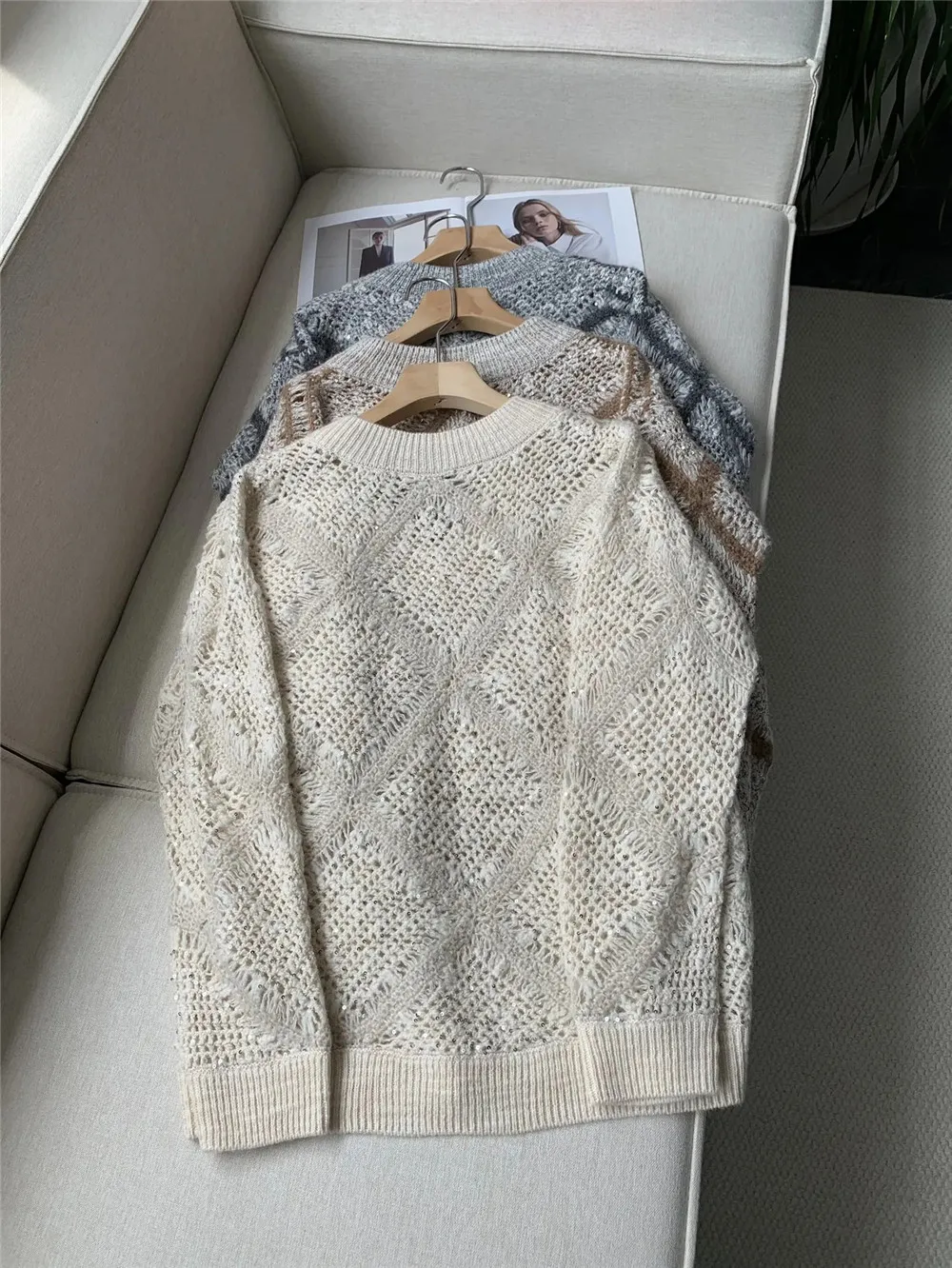 Women's Wool Hollow Sequined Pullover Autumn B*C V-Neck Long-Sleeved Knitted Sweater