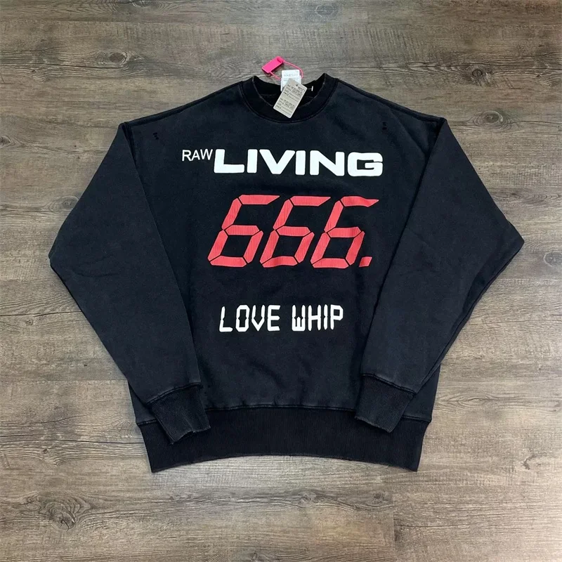 سويت شيرت رجالي بغطاء للرأس من القطن الخالص مطبوع عليه حروف كبيرة الحجم من Saint Michael باللون الأسود