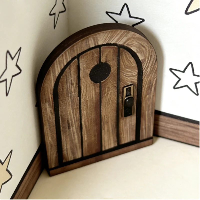 Mouse Door Decor – Whimsical 2D Printed Mouse-Shaped Kickplate Panel, Made of Engineered Wood, Suitable for Kids' Rooms and Play