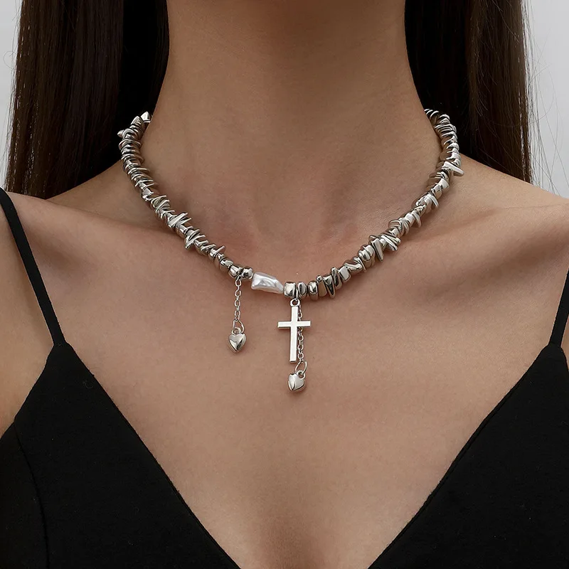 

Trendy Chunky Short Collar Necklace Love Heart Charm Irregular Shape Beaded Neck Chains Choker Necklace Statement Jewelry Women