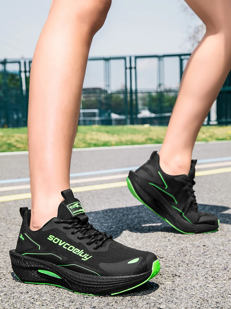 

Breathable Mesh Upper Experience comfort with the breathable mesh upper, designed to keep your feet cool during summer runs. H