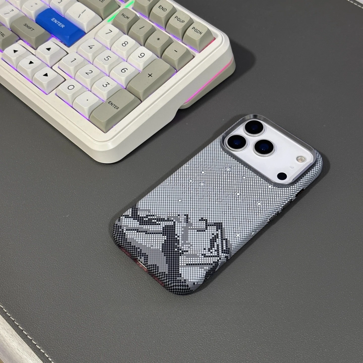 Magnetyczne etui Snow Mountain na iPhone'a 17 16 Pro Max, matowe, tłoczone, twarda obudowa PC, ochrona obiektywu aparatu, Capinha Funda — zdjęcie produktu 6