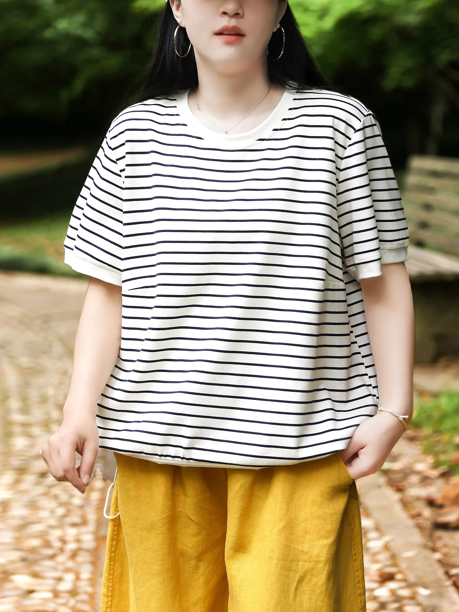 

Summer New Women's T-shirt Loose Striped Commuter Round Neck Top