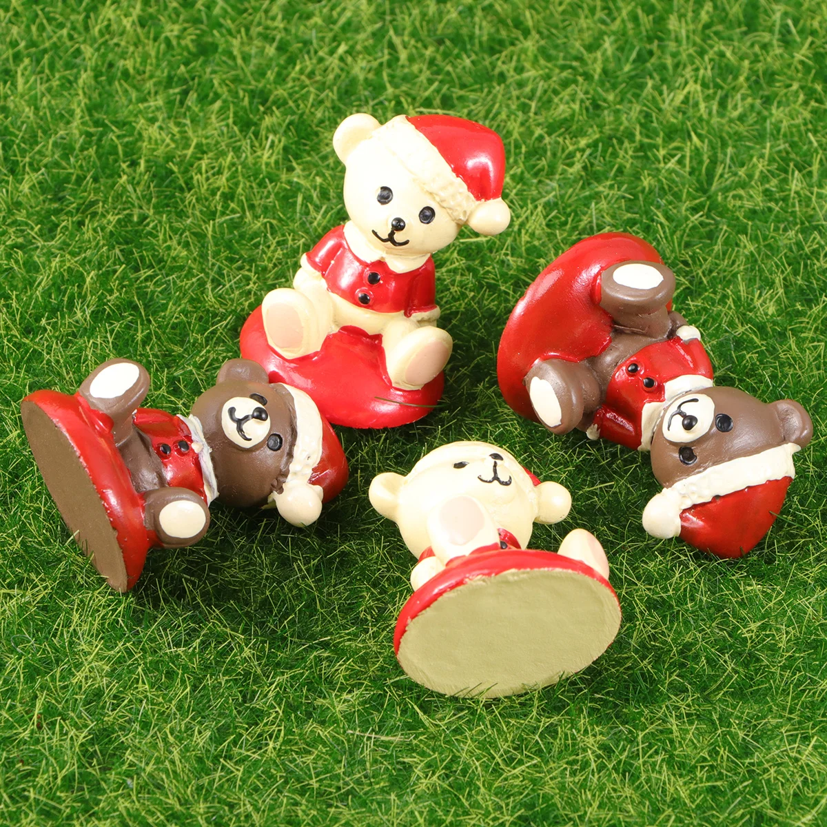 

4Pcs Christmas Mini Craft Bear Santa Hat Resin Ornaments Home Garden Microlandscape Decoration Desktop Resin Christmas Decor DIY