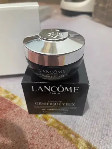 Imagen 2 del producto Crema Contorno de Ojos Lancôme Advanced Génifique, Repara la Barrera Cutánea, Hidrata, Ilumina, Reduce las Ojeras