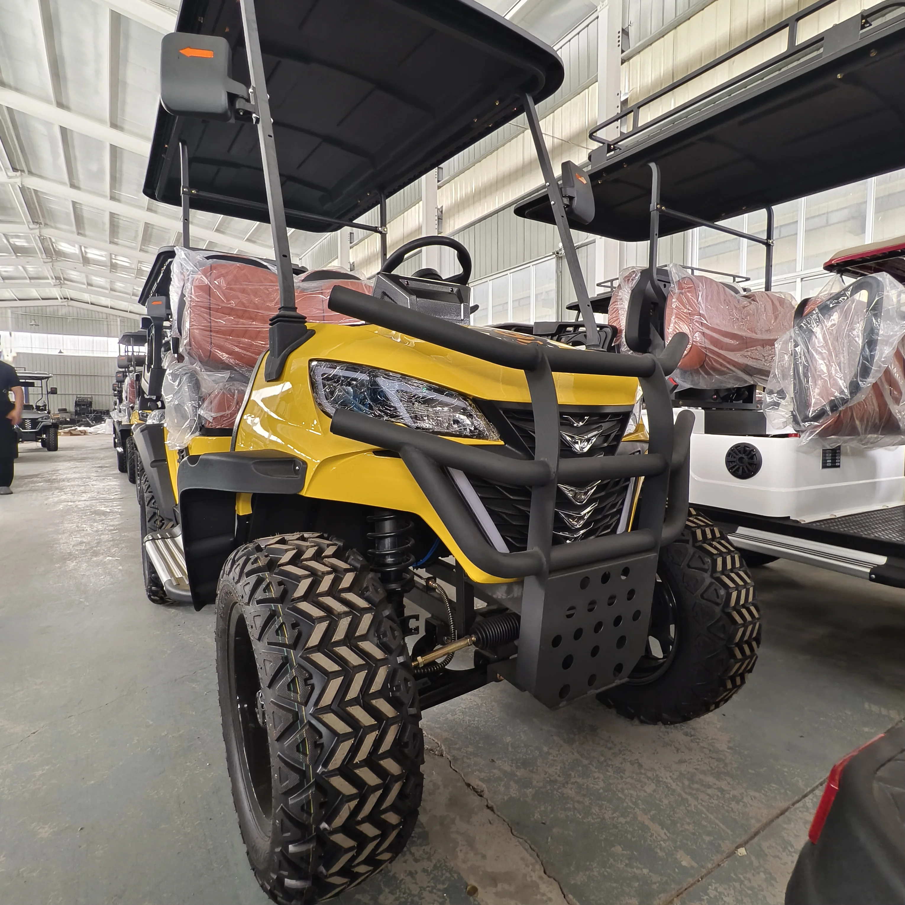 

Street Legal 4 Wheel Electric Lithium Battery Golf Car 2 Seater Sightseeing Electric Golf Cart