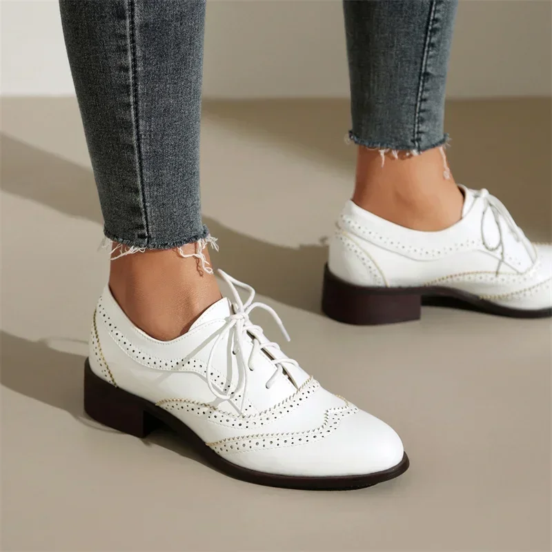 British Flats Women Oxfords Mid Square Heels White Brown Pinked PU Round Toe Brogues Vintage Lace Up Dress Lady Full Wing Shoes - view 3