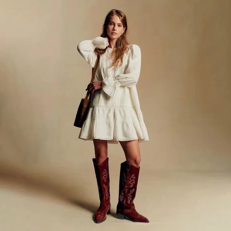 

【Gift Free】2025 Autumn/Winter INS Fashion Loose Round-Neck Embroidered Hollow-Out Puff-Sleeve White Dress