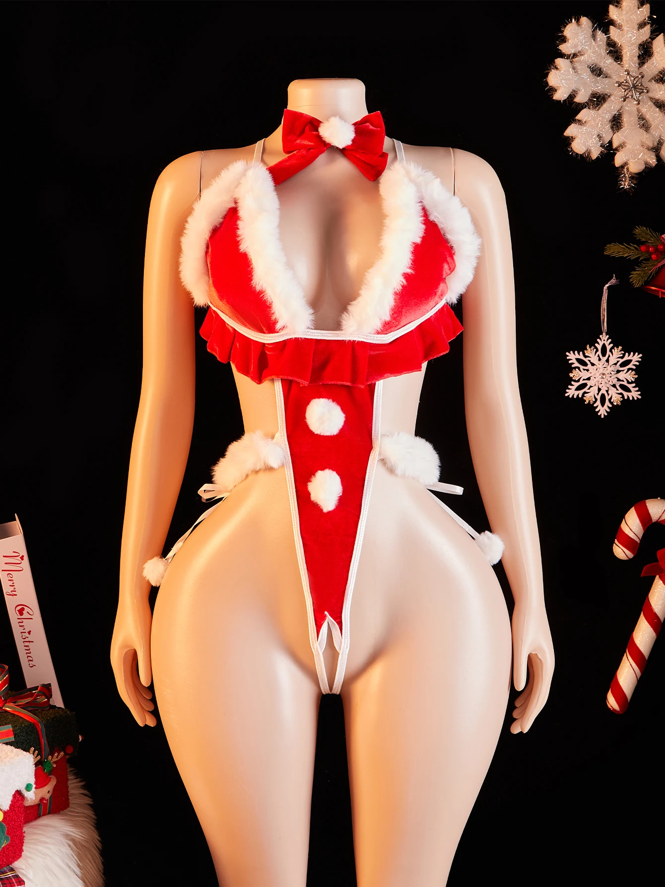 サンタモチーフのベルベットモノキニ — フェイクファーとポンポン