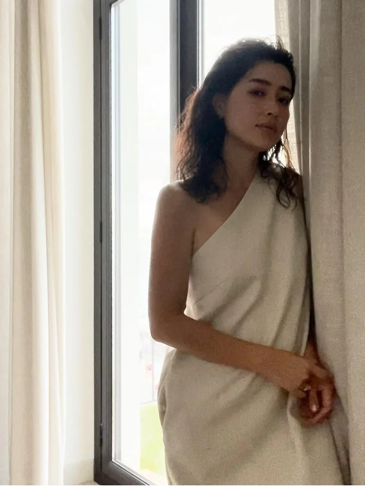 

Classical Single-Shoulder Midi Dress Style H-Shape Black-White Spring-Summer Evening Gown High Waist Irregular Skirt