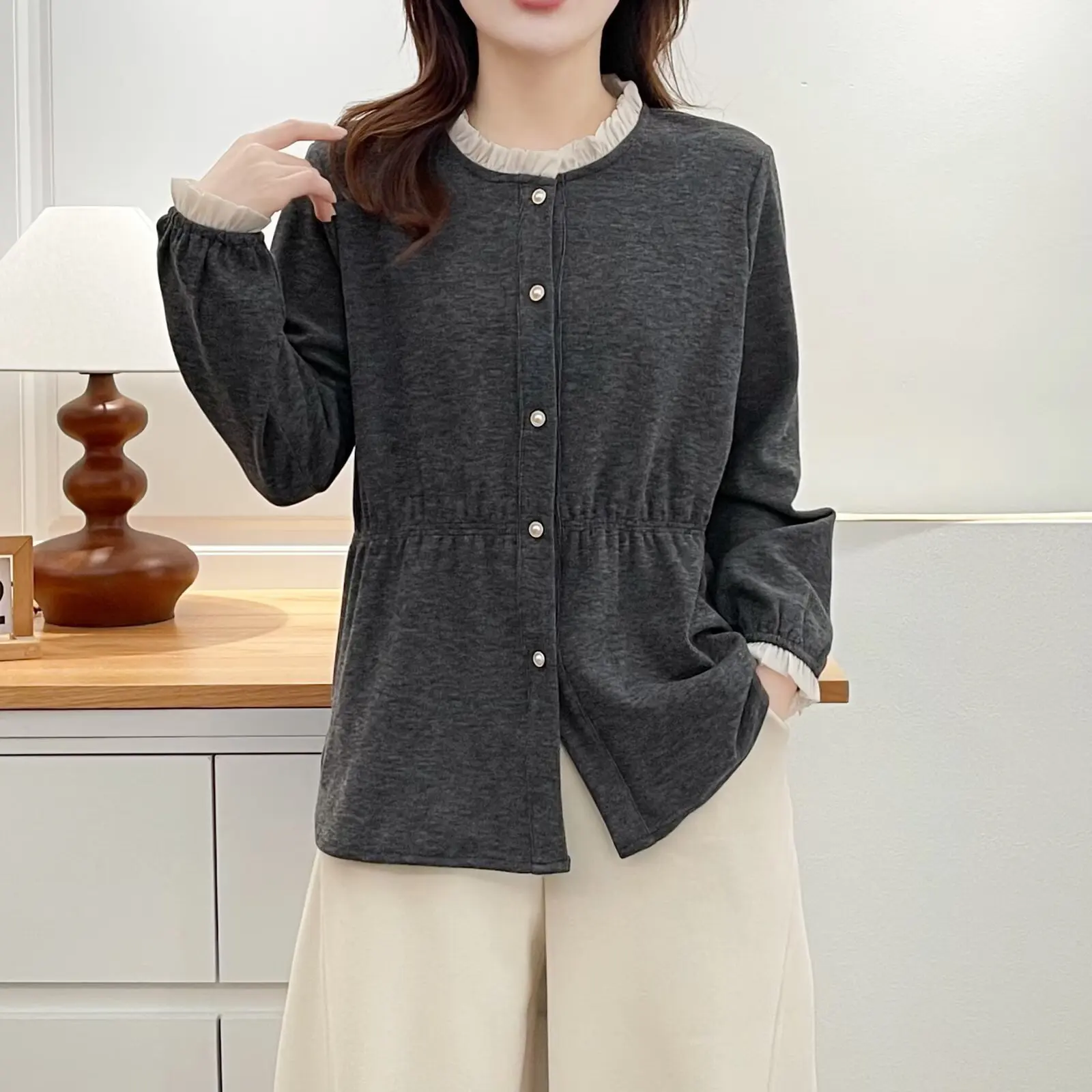 

XXXXL Fashion Plus Size Woman Clothing T-Shirt Autumn And Winter New Elegant Lace waist-cinching Long Sleeved Warm Top 653