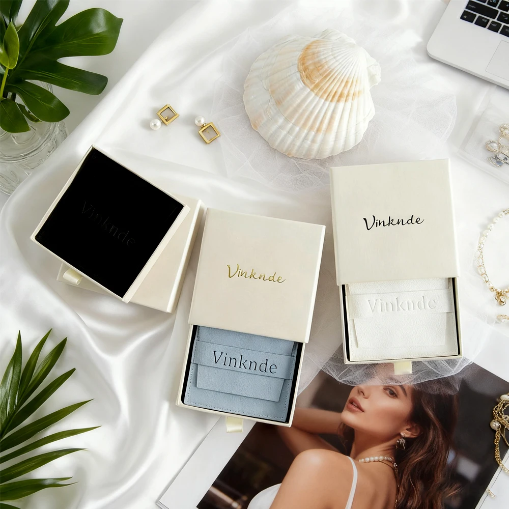 

24Sets Personalized Logo Beige 9x9x3.2cm Jewelry Gift Packaging Box 8x8cm Microfiber Velvet Bag Suede Rings Earrings Organizer