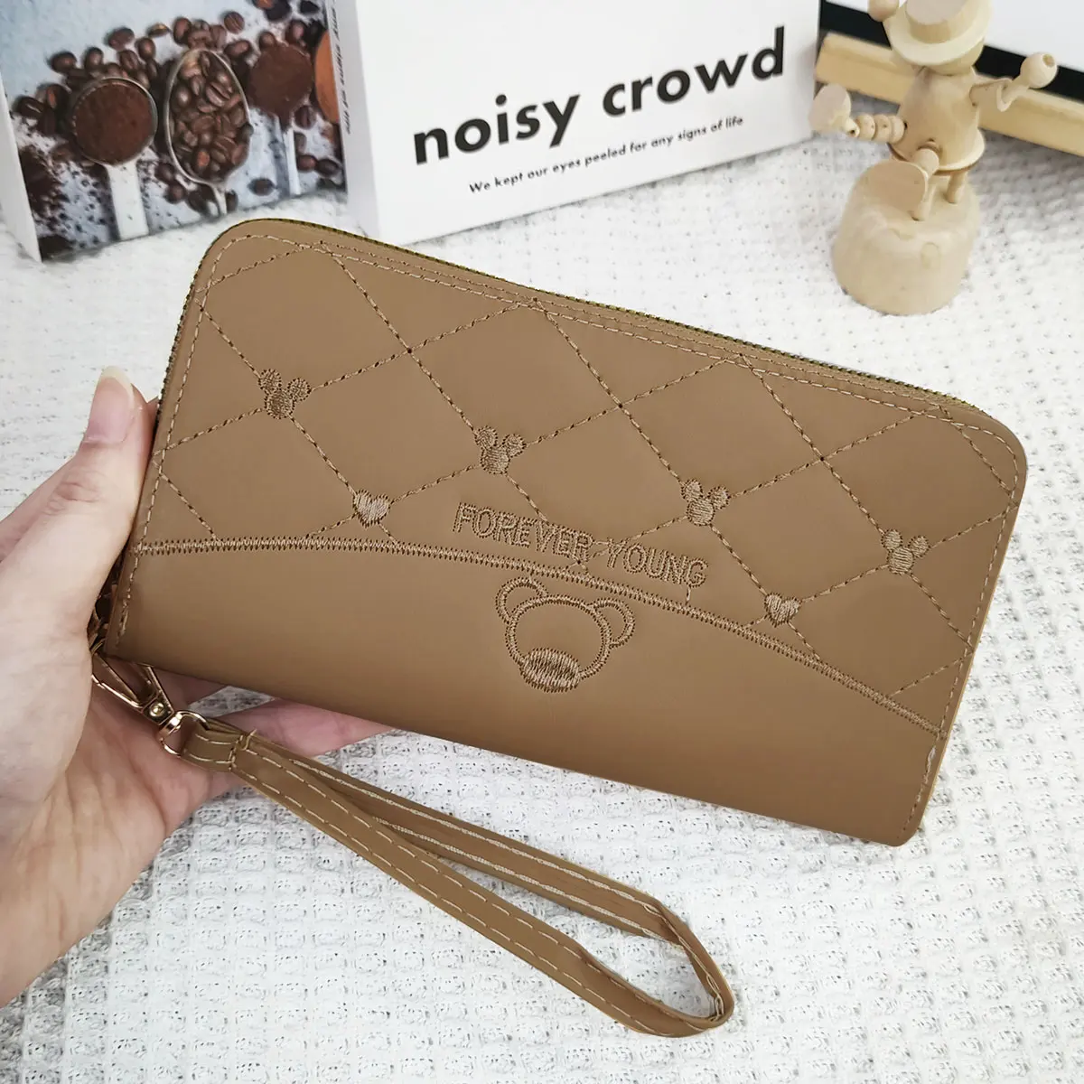 

Women's wallet long solid color teddy bear embroidered women's long zipper versatile wallet large capacity mobile wallet