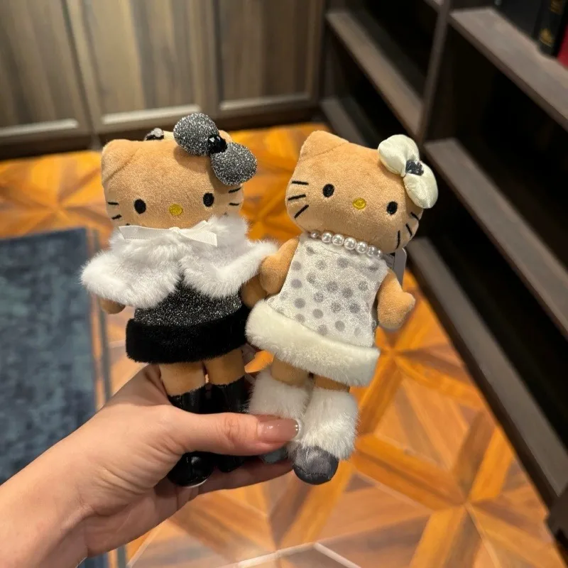 جديد سانريو لطيف طويل أرجل الجلد الداكن سيدة كيتي ألعاب من نسيج مخملي سلاسل المفاتيح الشتاء التفاف كيتي القط قلادة صغيرة أنيمي بلوشي دمية هدية