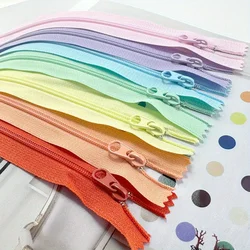 5 pcs mixed color 3 #nylon zipper, 7.87 inch closed DIY handmade zipper, suitable for bags, clothing and sewing projects