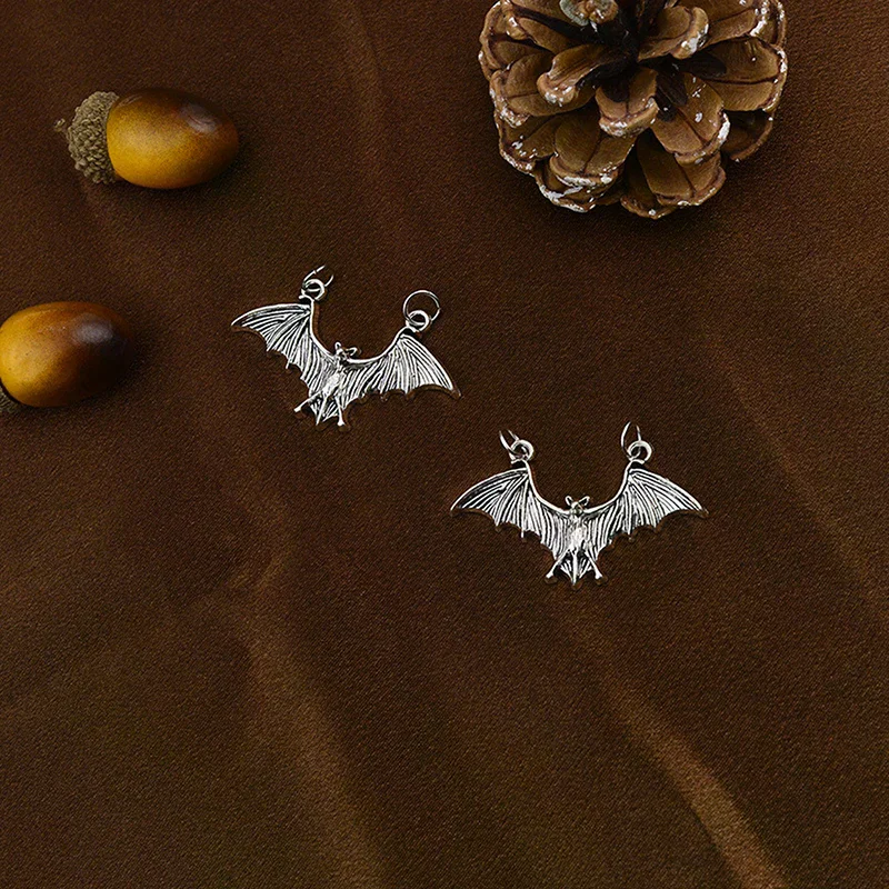 1Pair Bat Shoe Charms Gothic Punk Style Shoelace Clips Detachable Shoe Accessories Fun Decorations Perfect Gift