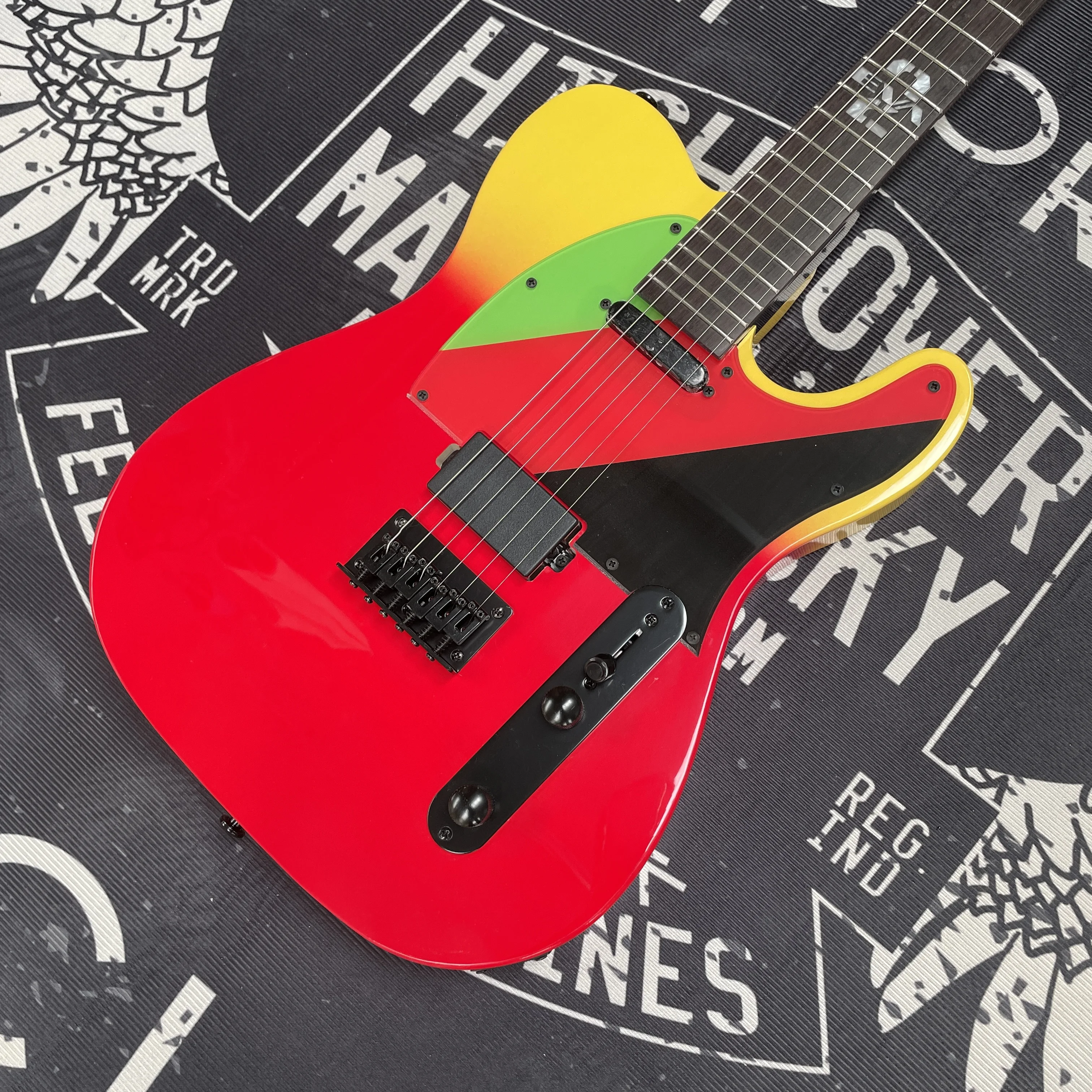 

Bright red electric guitar, with a thick and high-gain profile for playing guitars, and a simplified control layout electric gui