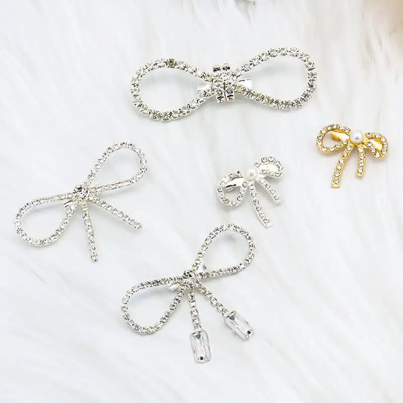 New Elegant Temperament Bowknot Rhinestone Brooch Pin For Women Girls Bow Buckle Pin Cardigan Clip Jewelry Clothing Accessories