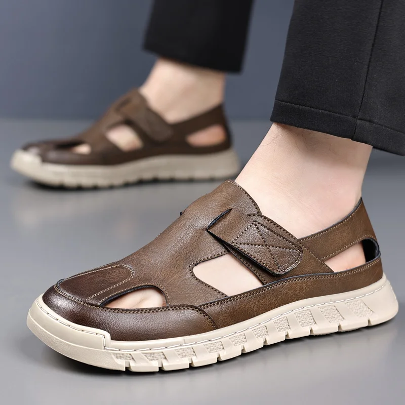 

Модные брендовые мужские удобные сандалии в римском стиле на мягкой подошве для улицы, мужская летняя новая дышащая и нескользящая пляжная обувь