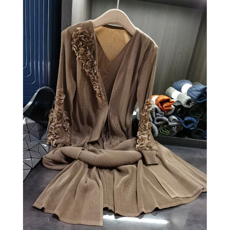 

Miyake Pleated Dress 2025 Advanced Sense Elegance Wooden Ear Rim Beaded Fold V-neck Dress Autumn Solid Versatile Slimming Skirt