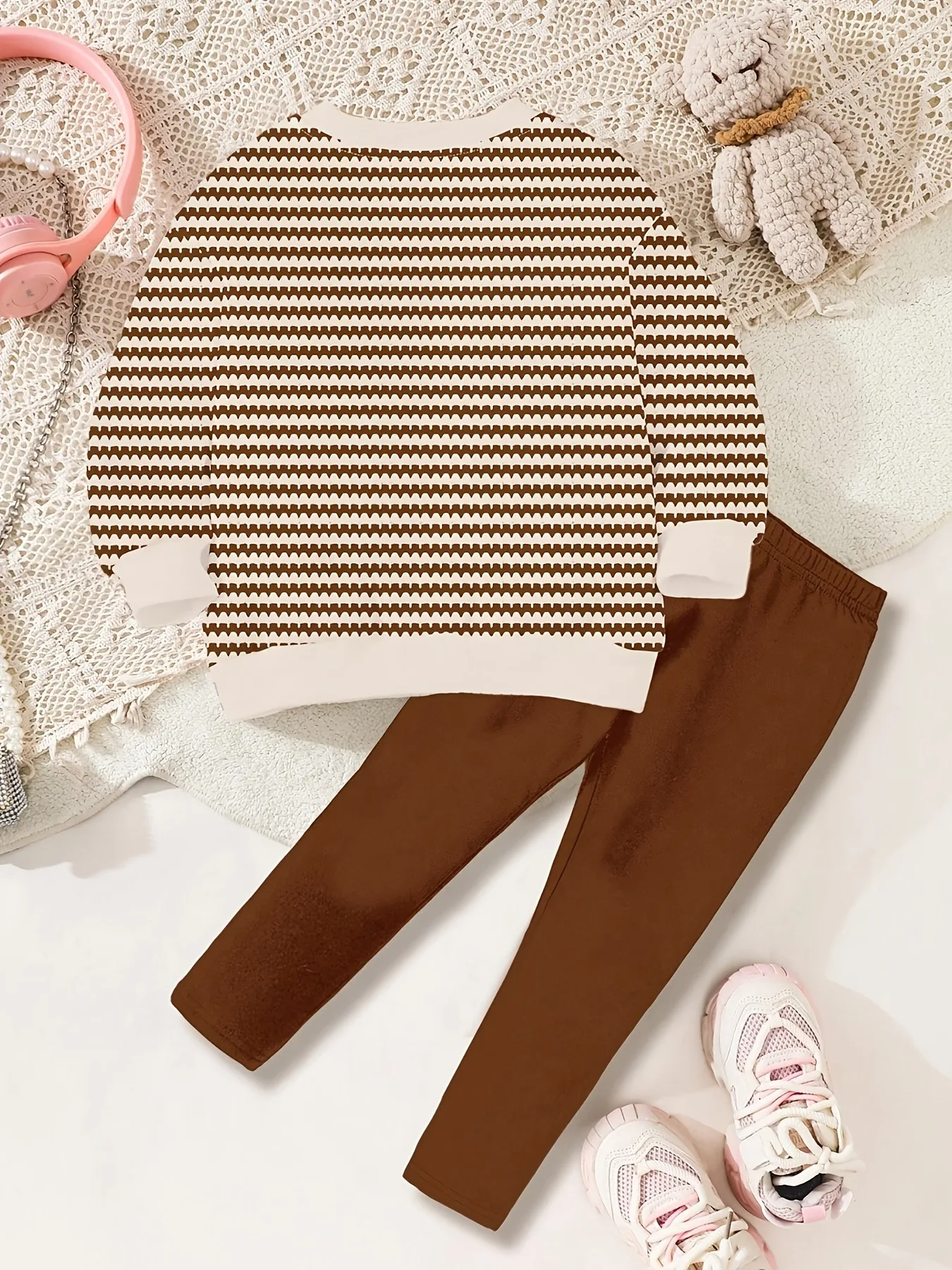Trendy Girls 2Pcs Co-Ord, Wave Striped 3D Flower Decor Crew Neck Pullover & Brown Floral Stretchy Leggings for Daily Indoor & St