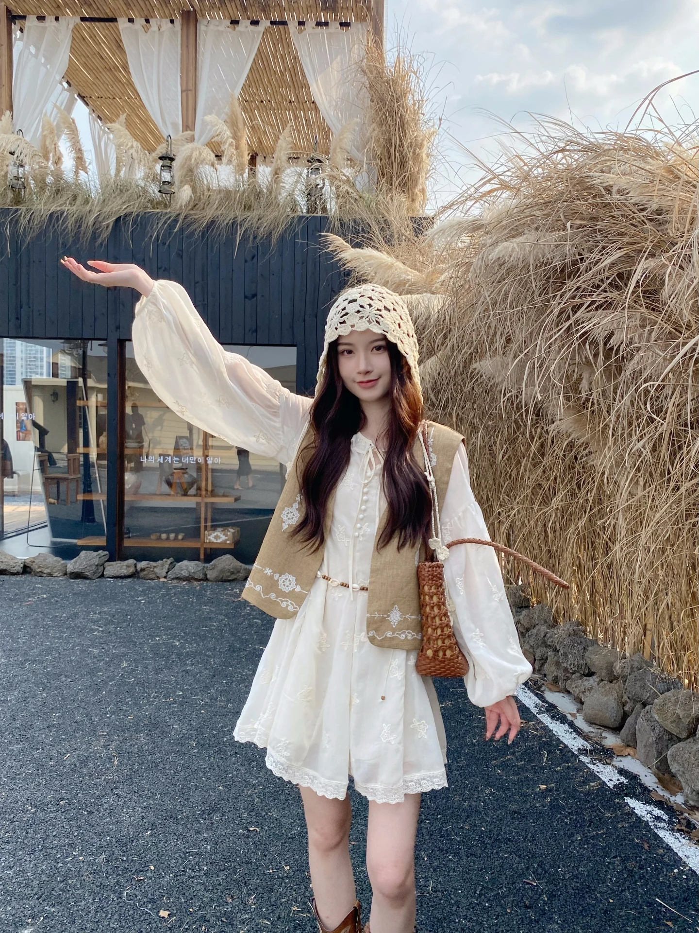 

Жилет MOBAI в стиле ретро с вышивкой для многослойных образов, модная осенняя одежда, полиэстер, короткий рукав, V-образный вырез, легкая теплота