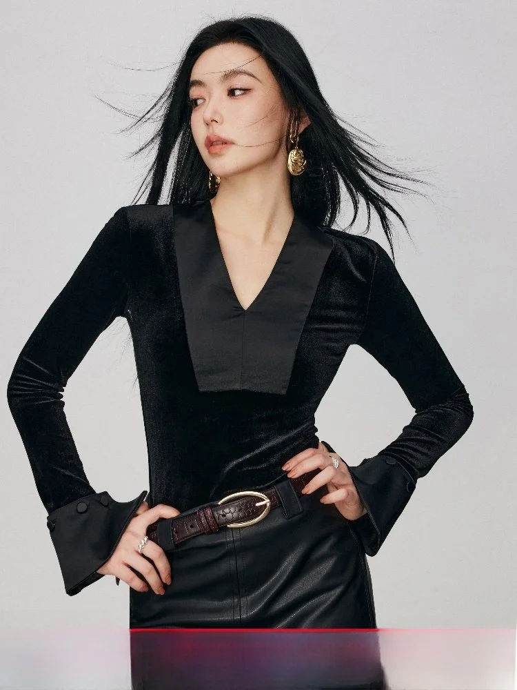 

Модный топ с V-образным вырезом и рукавами-колоколами от CHILL ZOEY, весна 2026, новинка, женская вязаная одежда из полиэстера, приталенный крой