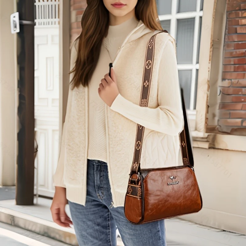 

Fashion Women's Leather Crossbody Bag, Metal Decoration Contrasting Single Shoulder Bag, Suitable for Commuting Banquets