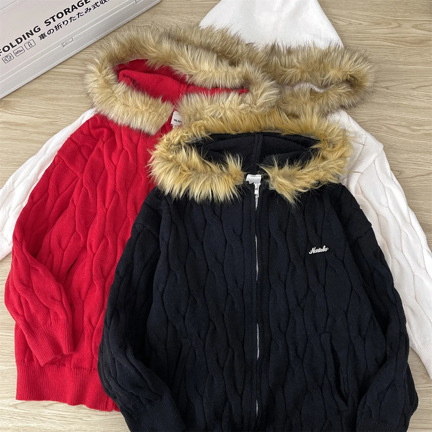 

Мужской свободный вязаный кардиган-жакет с капюшоном и меховым воротником в стиле ретро с узором «витой цветок»