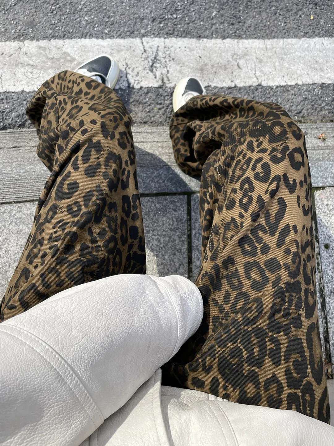 American Retro Leopard Print Jeans Men Women High Street Vibe Knife  Trousers Clean Fit mid Rise Flared Long Trousers