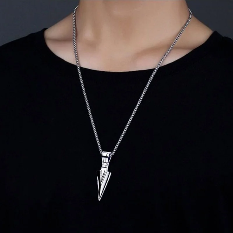 Unique Fashion Black Arrow Necklace for Men Gold Plated Triangular Arrow Pendant Necklaces Hip Hop Paty Anniversary Gift Jewelry