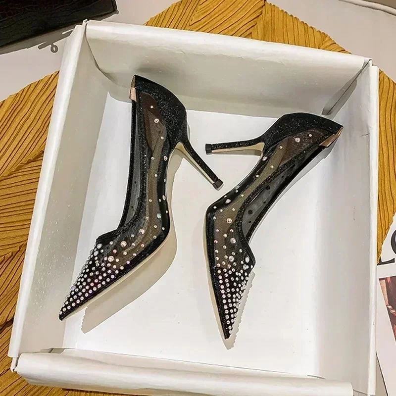 

2024 Women's Shallow Mouth Shoes Spring/Summer New Pointed High Heels, Sexy Banquet Lace Heels, Fashionable Flat Sole Single Sho