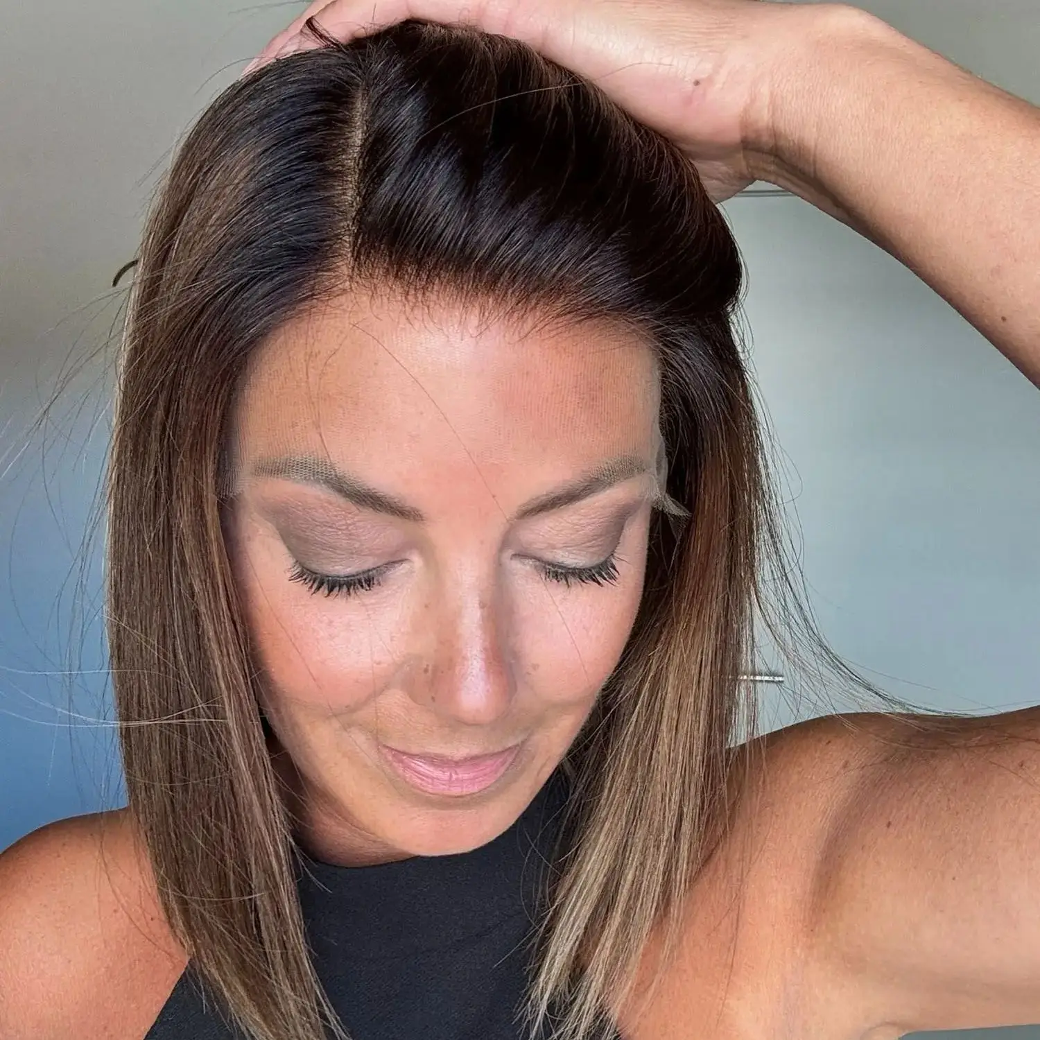 

Натуральный каштаново-коричневый парик с челкой на средней части, кружевной фронталь 13*4 HD, с предварительно вытранцеванной линией роста волос, высококачественный парик для повседневного использования