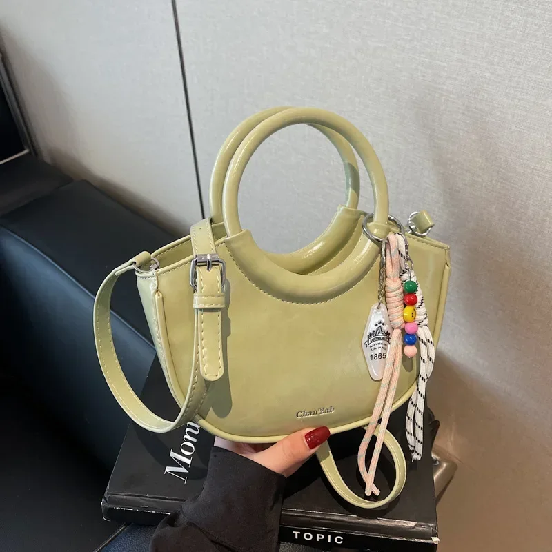 

2025 Arrival! Women's Niche Trendy Portable Shoulder Bag | Multi-Functional Messenger Ideal Small Crossbody for Daily & Travel