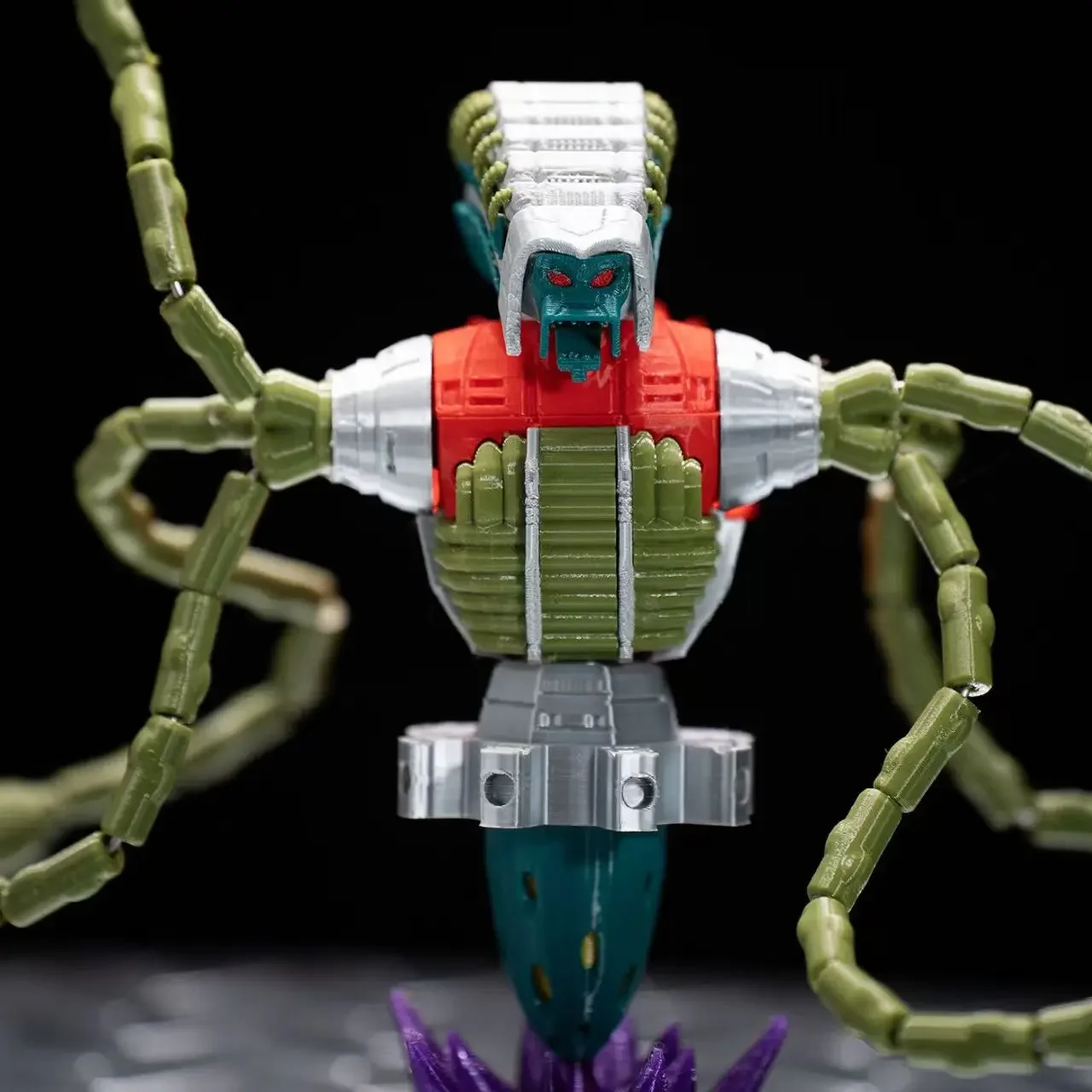 

Классический аниме-персонаж Autobot G1 — просектор из семьи Квинтэссон, собранная готовая модель, Коллекционная игрушка