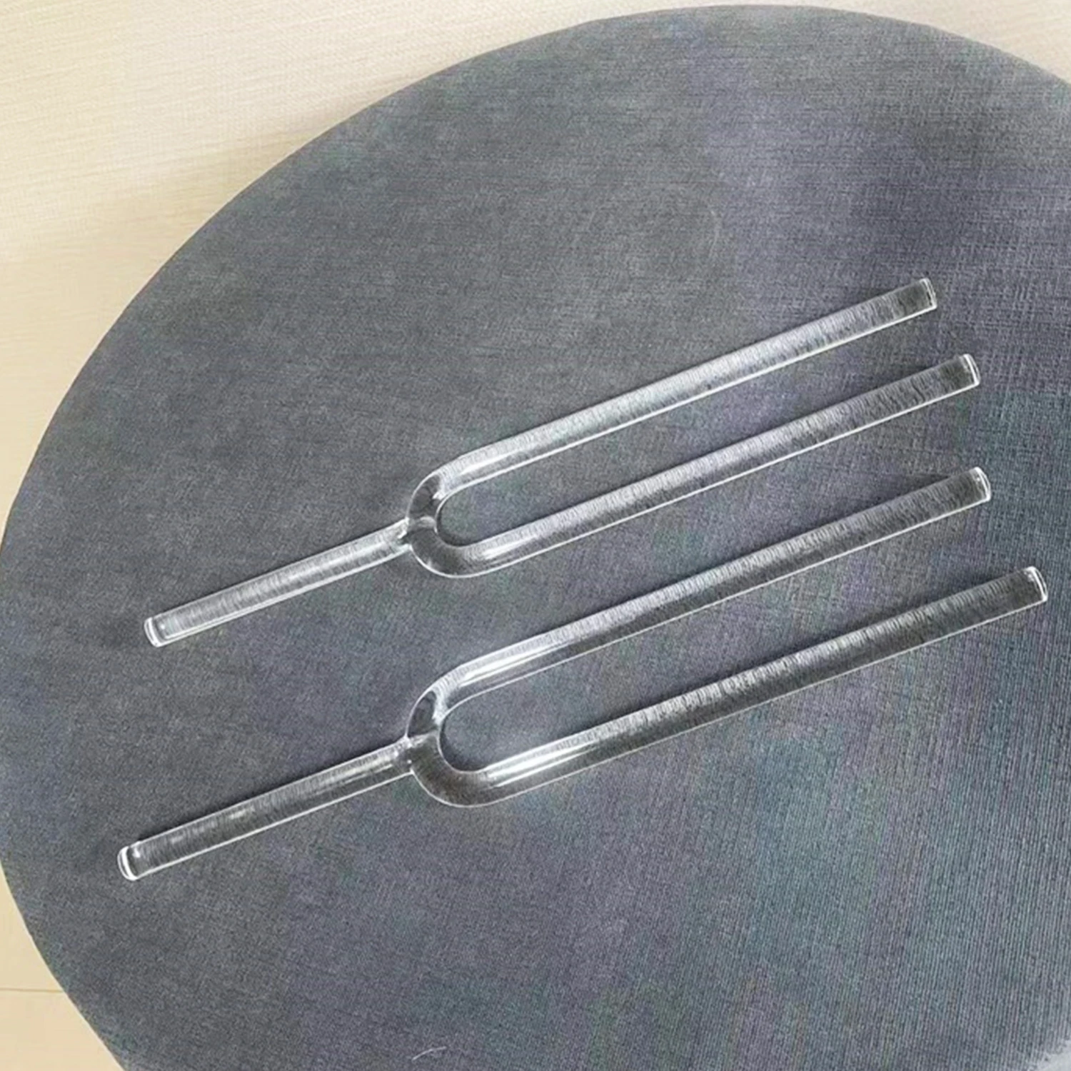 Star Linkup 16mm Clear Quartz Crystal Tuning Fork with dual 432Hz & 440Hz tuning frequencies, pure crystal resonant tool used for chakra cleansing, sound therapy, stress relief and deep meditation healing work view 4