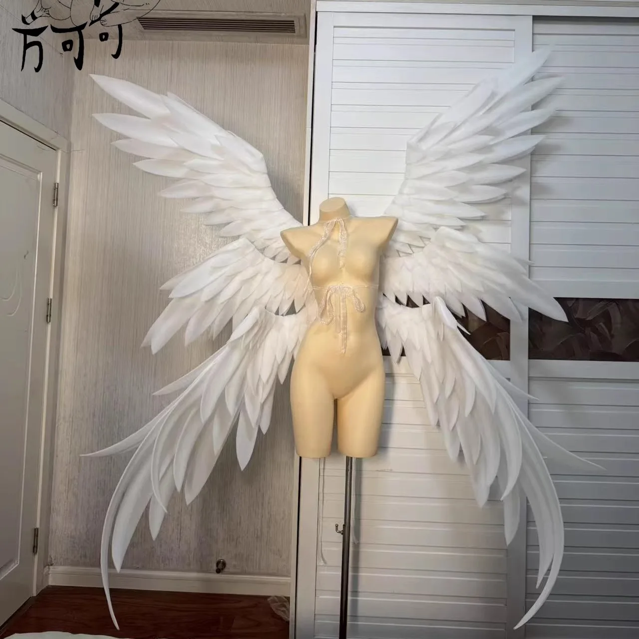 Versatile Six Winged White Cosplay Props Angel Devil Wings for Lolita Catwalk Carnival Performance Model White Wings Accessories