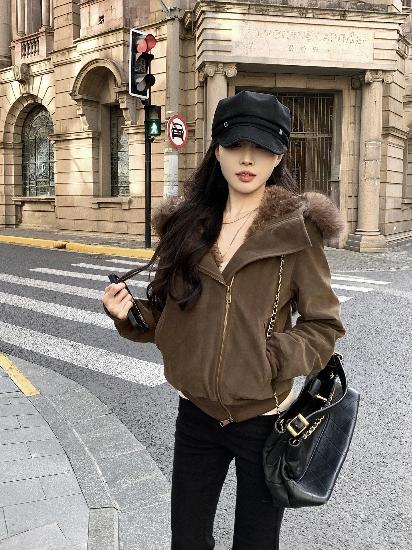 

Зимняя женская куртка Hechenxi в стиле ретро с меховым воротником, утепленная, с капюшоном, свободного кроя, из полиэфирного волокна, новинка