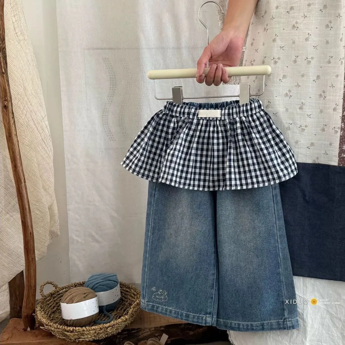 Spring and Autumn Girls' Stacked Plaid Jeans New Children's Retro Design Wide Leg Pants