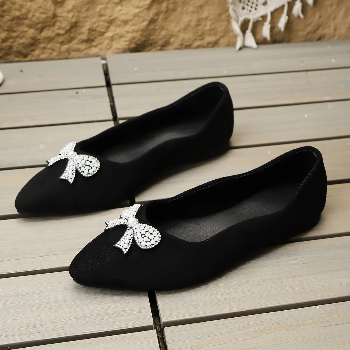 المرأة موضة اللؤلؤ ربطة ديكور كعب مسطح حذاء كاجوال المرأة الراحة لينة وحيد الشقق امرأة الانزلاق على كعب مسطح أحذية مشي