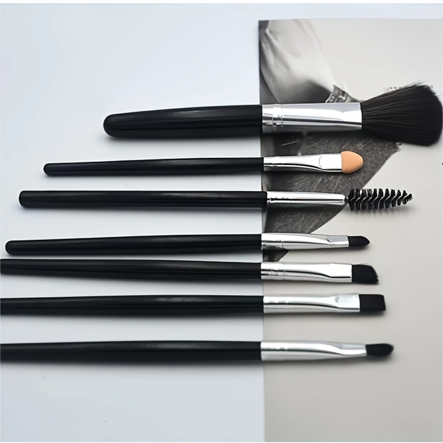 Set di pennelli per trucco da 7 pezzi - Nero - Ombretto in polvere Fondotinta Blush Labbro Sopracciglio - Strumento di bellezza essenziale