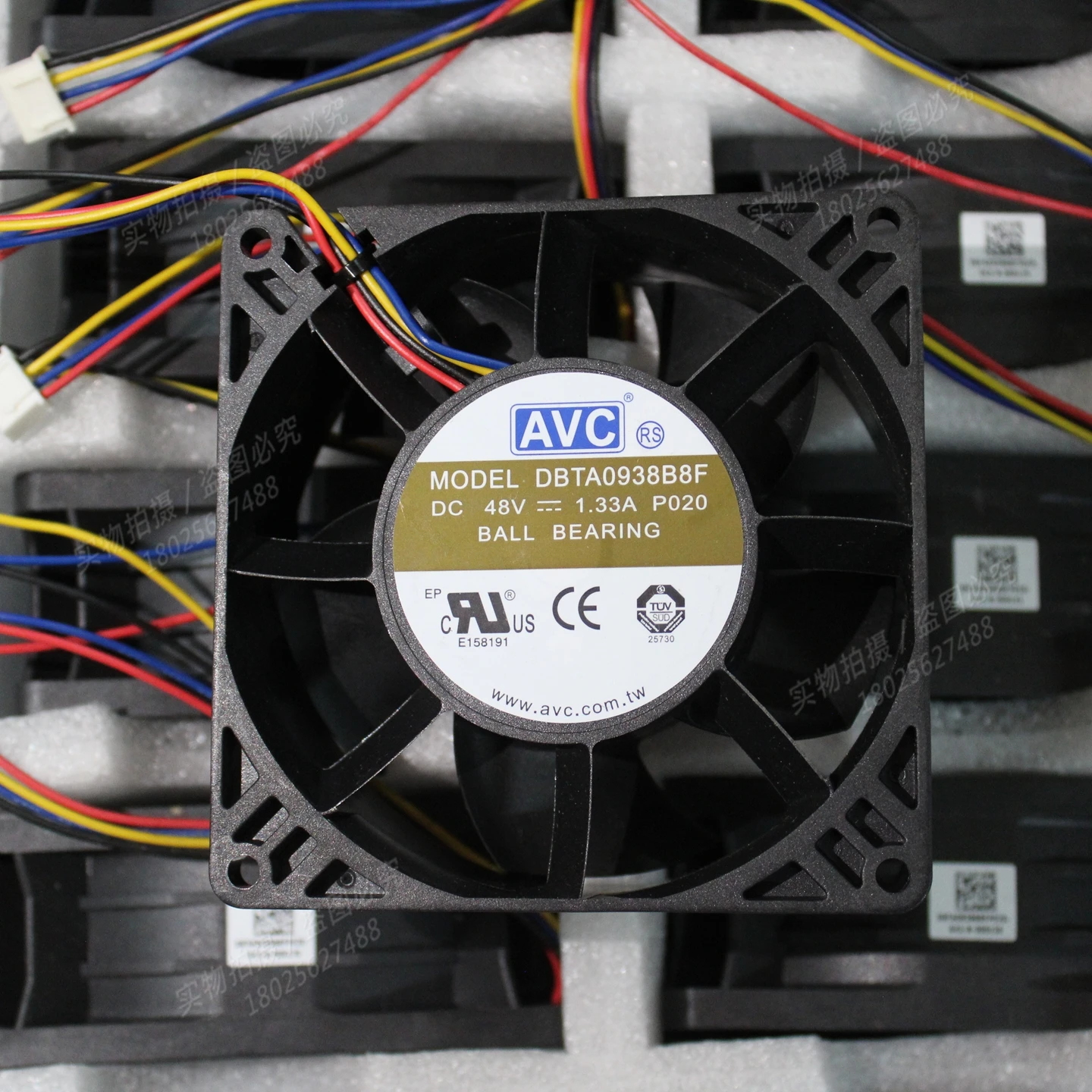 

AVC DBTA0938B8F P020 DC 48 В 1,33 А 92x92x38 мм 4-проводной охлаждающий вентилятор для сервера