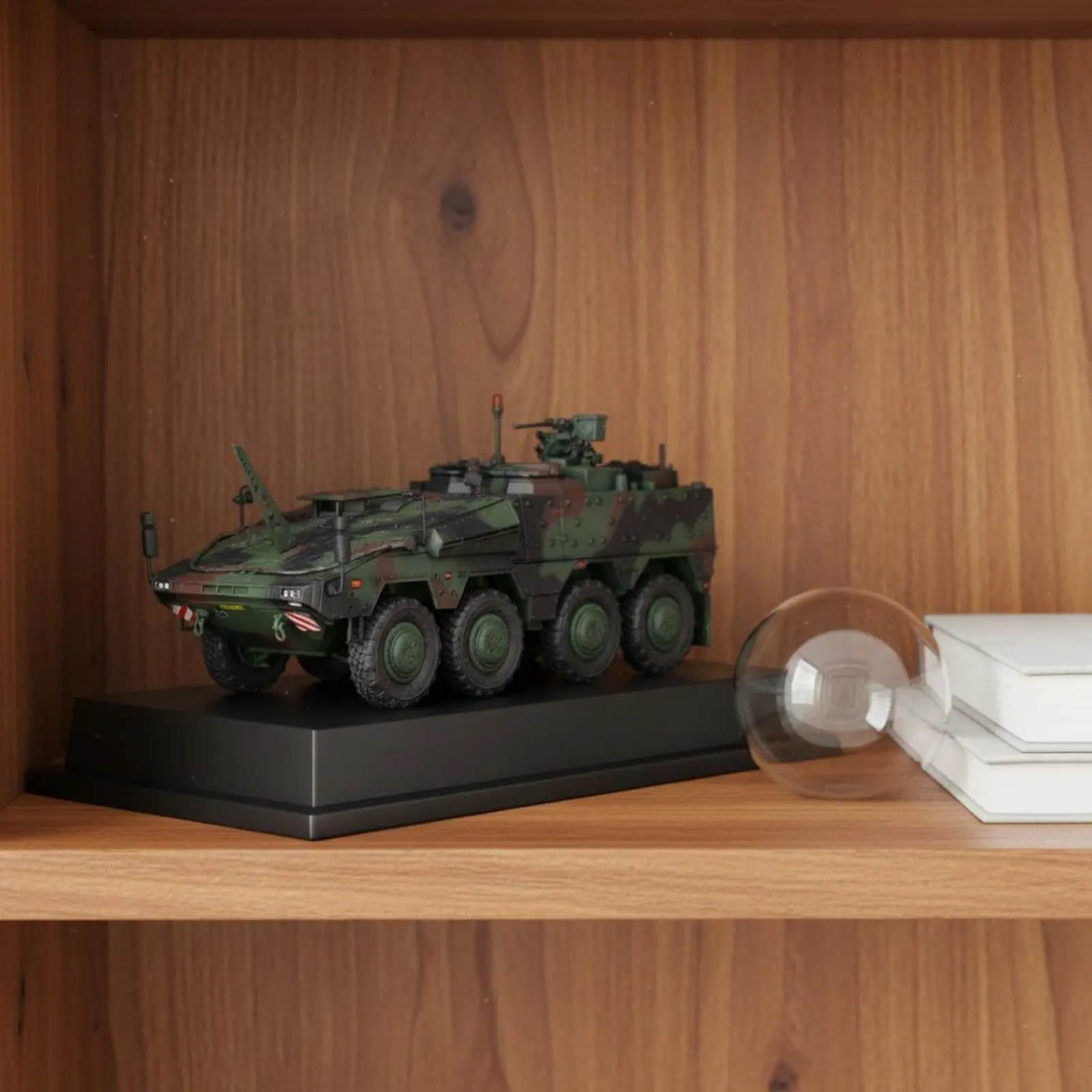 

1:72 Boxer Command Vehicle Alloy Diecast Armored Vehicle Model Realistic Detailing for Collectors